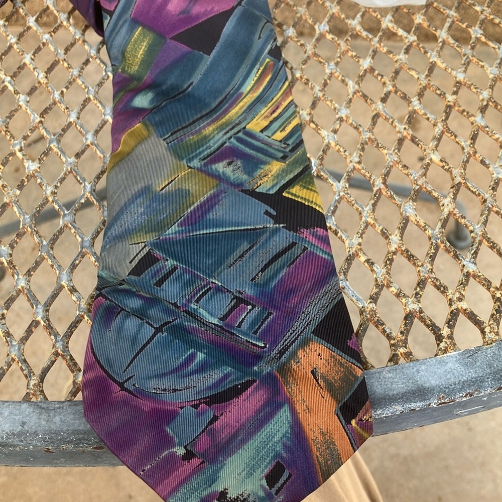 FINAL MARKDOWN Men’s abstract tie